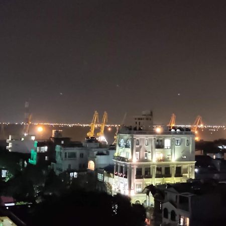 ホテル Nha Khach Huong Sen ハイフォン エクステリア 写真